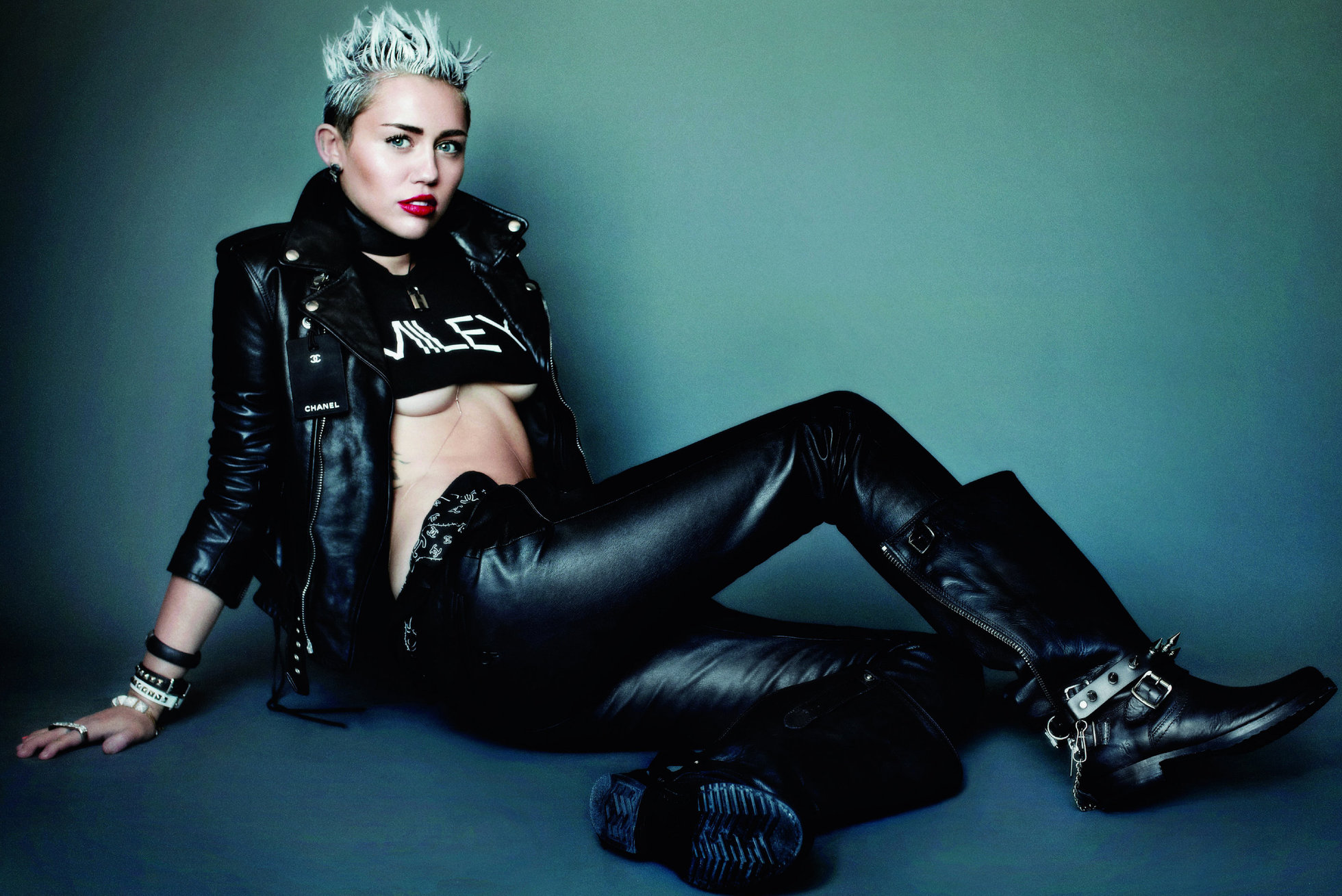 Miley Cyrus - V Magazine Photoshoot  