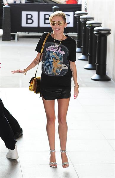 Miley Cyrus Spotted in a Join A Weird Trip T-shirt outside the London Studios in London (18.07.2013) 