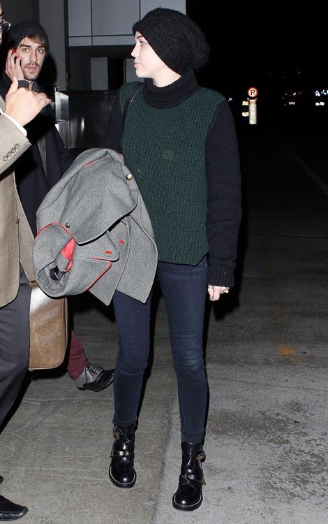 Miley Cyrus LAX airport 11/20/12 