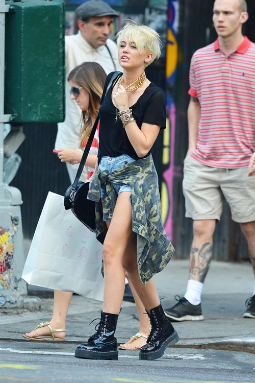 Miley Cyrus - Out shopping in New York City August 23, 2012