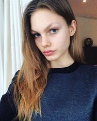 Chase Carter taking a selfie