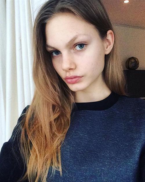 Chase Carter taking a selfie