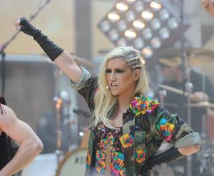 Kesha Performs on the Today Show in New York City (November 20, 2012) 