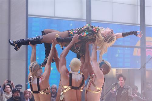 Kesha Pictures Kesha Performs on the Today Show in New York City (November 20, 2012)