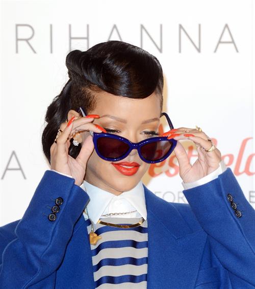 Rihanna Westfield Stratford Lights London Switch On (November 19, 2012) 