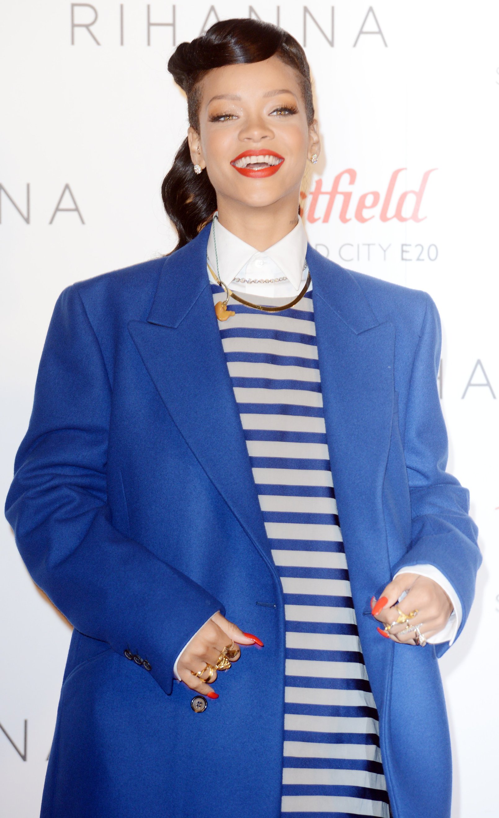 Rihanna Westfield Stratford Lights London Switch On (November 19, 2012) 