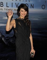Olga Kurylenko  Oblivion  World Premiere in Buenos Aires, Argentina -- Mar. 26, 2013 
