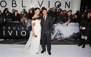 Olga Kurylenko  Oblivion  UK Premiere -- London, Apr. 4, 2013 