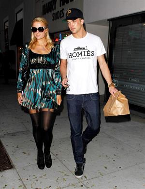 Paris Hilton Stops by Il Pastaio in Beverly Hills March 4, 2013 