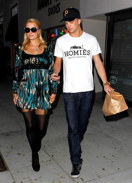 Paris Hilton Stops by Il Pastaio in Beverly Hills March 4, 2013 