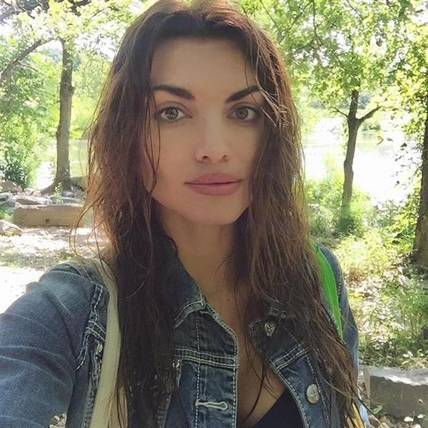 Lana Alexandra taking a selfie