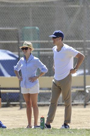 Reese Witherspoon Plays football with husband in Los Angeles (May 11, 2013) 