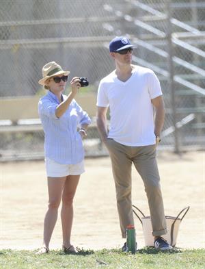 Reese Witherspoon Plays football with husband in Los Angeles (May 11, 2013) 