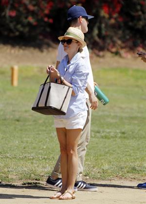 Reese Witherspoon Plays football with husband in Los Angeles (May 11, 2013) 
