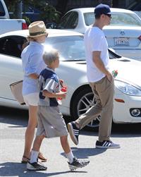 Reese Witherspoon Plays football with husband in Los Angeles (May 11, 2013) 