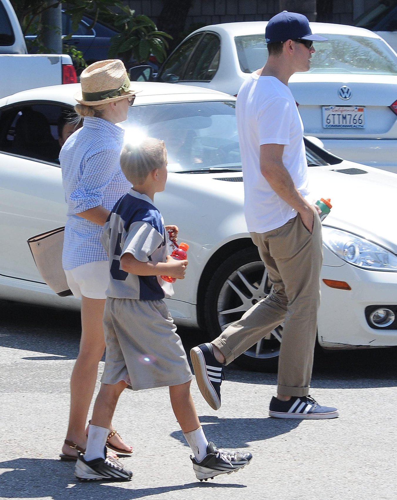 Reese Witherspoon Plays football with husband in Los Angeles (May 11, 2013) 