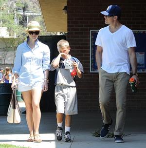 Reese Witherspoon Plays football with husband in Los Angeles (May 11, 2013) 