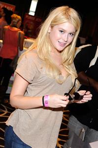 Renee Olstead - Kari Feinstein MTV Movie Awards Style Lounge in West Hollywood - 06.01.2012 