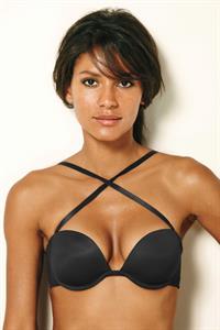 Emanuela de Paula in lingerie