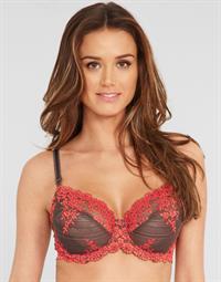 Talita Correa in lingerie