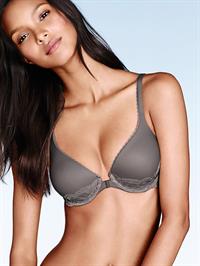 Lais Ribeiro in lingerie