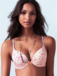 Lais Ribeiro in lingerie