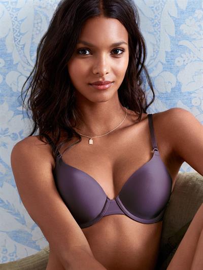 Lais Ribeiro in lingerie