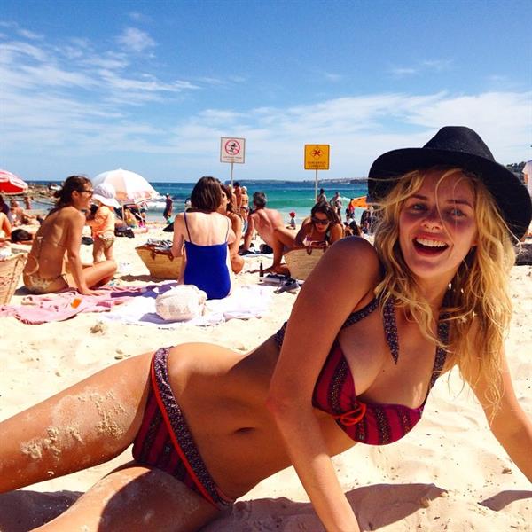 Samara Weaving in a bikini