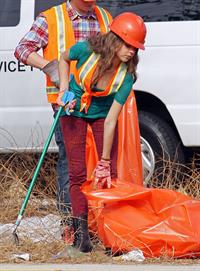 Sarah Hyland on the set of Modern Family 10/9/12 