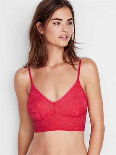 Robin Holzken in lingerie