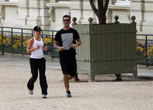 Scarlett Johansson - Jogging in the Jardin du Luxembourg in Paris on August 20, 2012