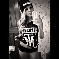 Lauren Mariee taking a selfie