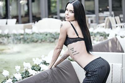 Nina Moric in lingerie