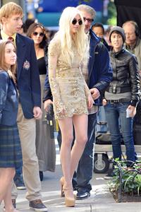 Taylor Momsen On Set of 'Gossip Girl' in New York City (10/16/12) 