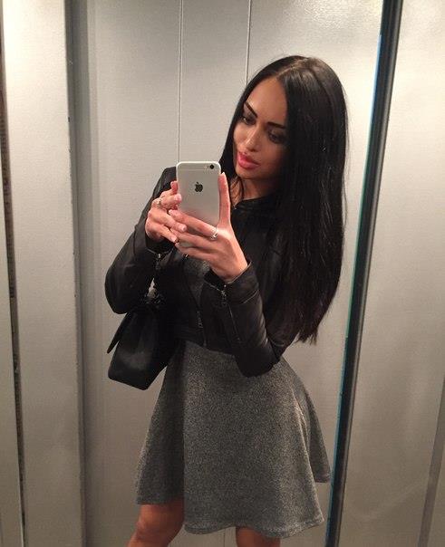 Nita Kuzmina taking a selfie