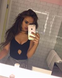 Rosie Mac taking a selfie