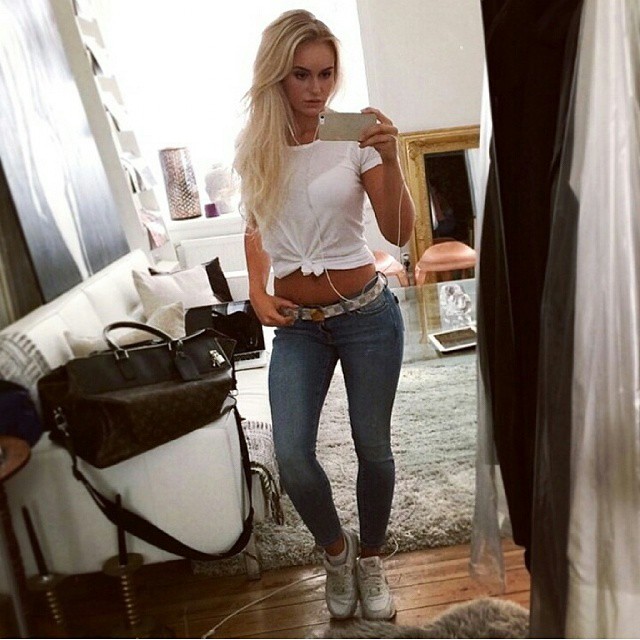 Anna Nyström taking a selfie