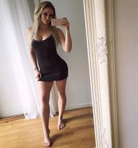 Anna Nyström taking a selfie