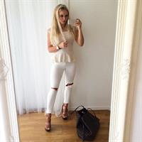 Anna Nyström taking a selfie