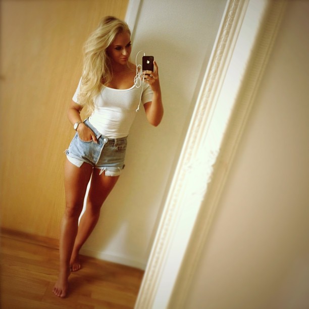 Anna Nyström taking a selfie