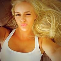 Anna Nyström taking a selfie