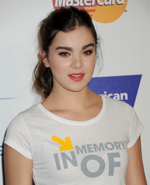 Hailee Steinfeld 4th Biennial Stand Up To Cancer SU2C September 5, 2014