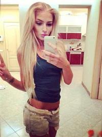 Aljona Shiskova Selfie Pictures Aljona Shiskova taking a selfie
