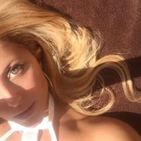 Cassie Scerbo taking a selfie