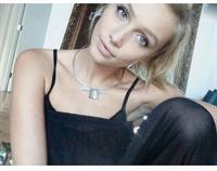 Cailin Russo taking a selfie