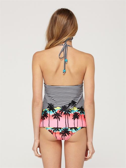 Cailin Russo in a bikini - ass