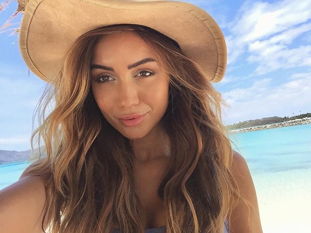 Pia Muehlenbeck taking a selfie