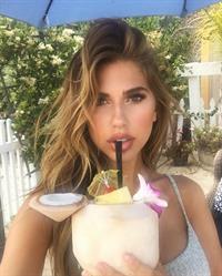 Kara del Toro taking a selfie