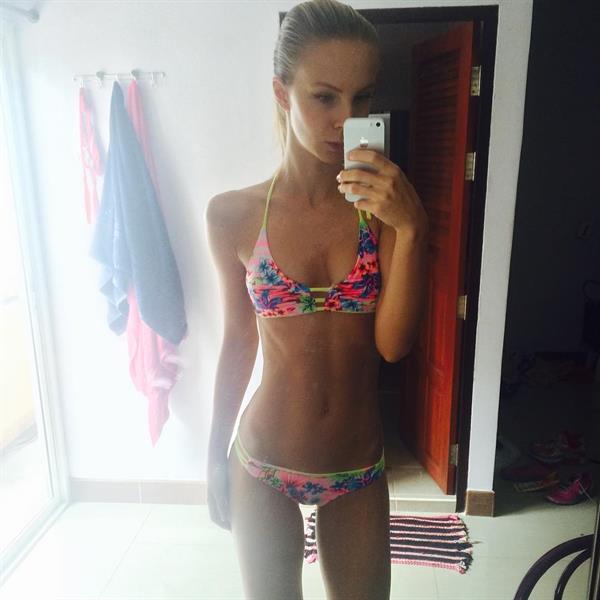 Tereza Jelinkova in a bikini taking a selfie