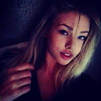 Hanna Edwinson taking a selfie